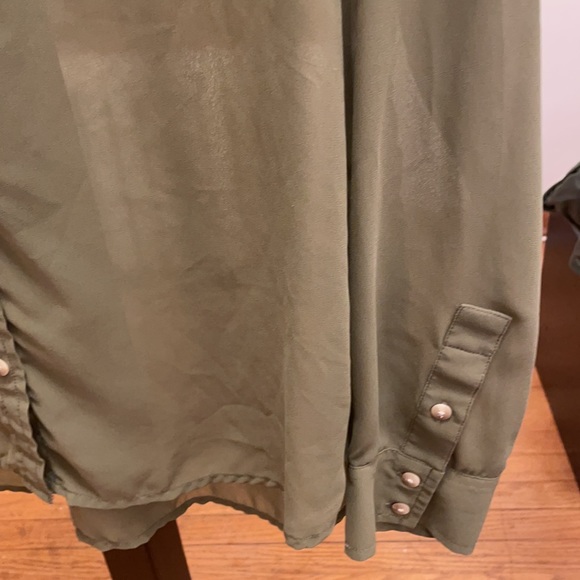 AEO Button down - Picture 14 of 15